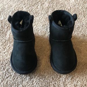 New Children’s Black UGGs Size 6 NWOT
